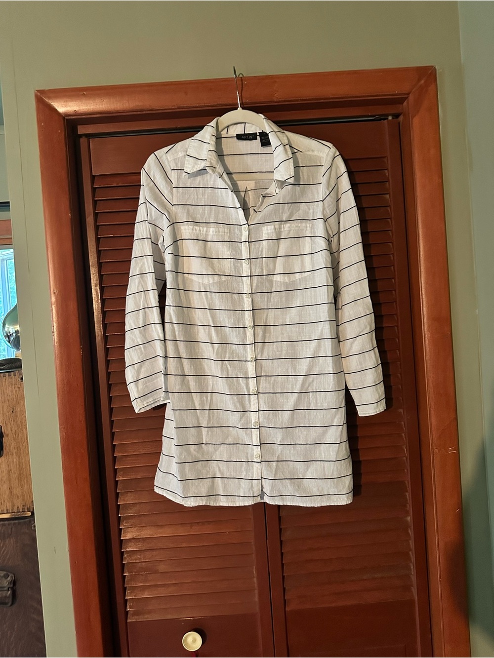Apt. 9 White Shirt with Navy Stripes Button-Down